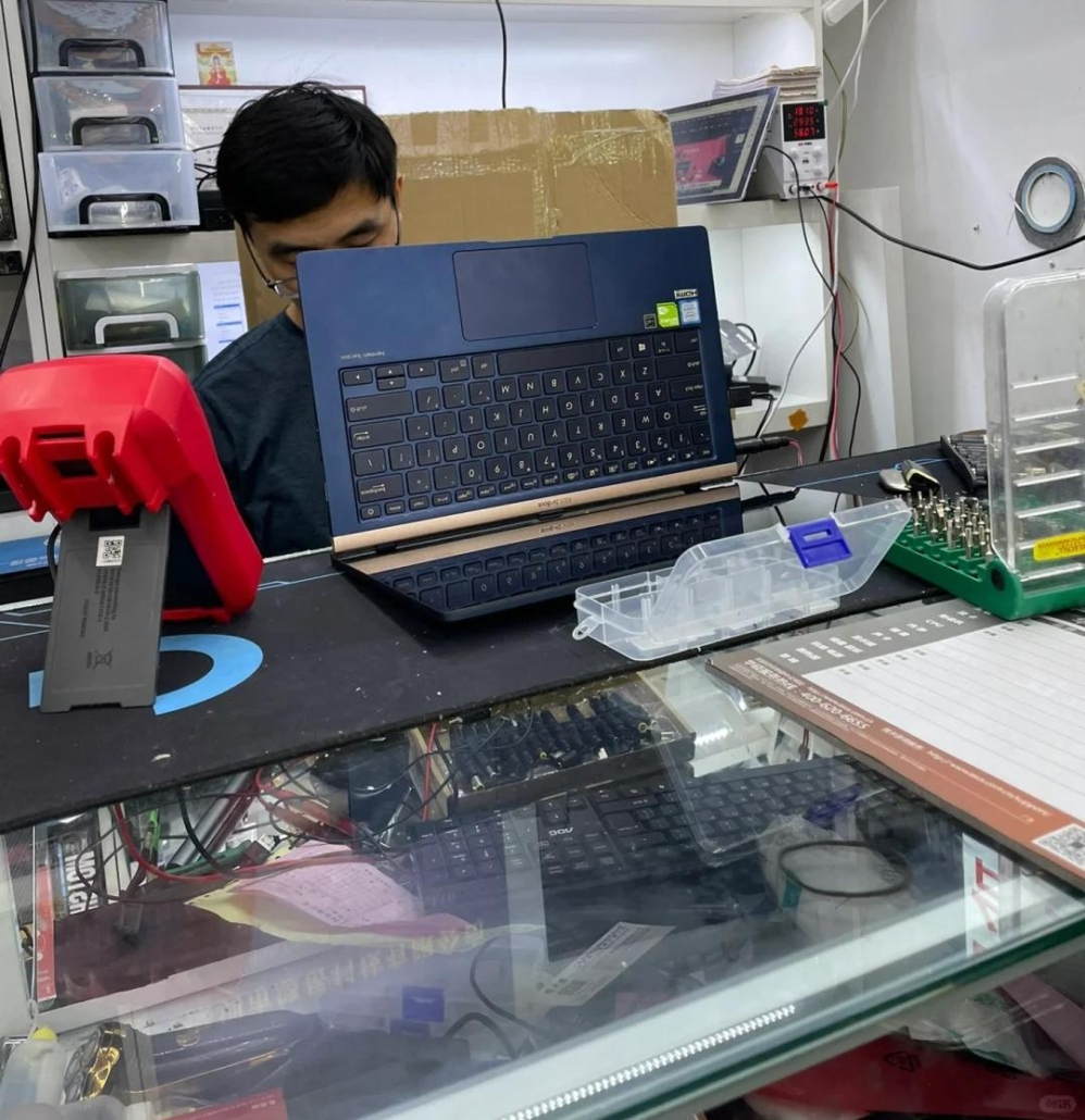 Laptop Keyboard Prevention and Maintenance: A Guide for Professionals Laptop Keyboard Prevention and Maintenance: A Guide for Professionals