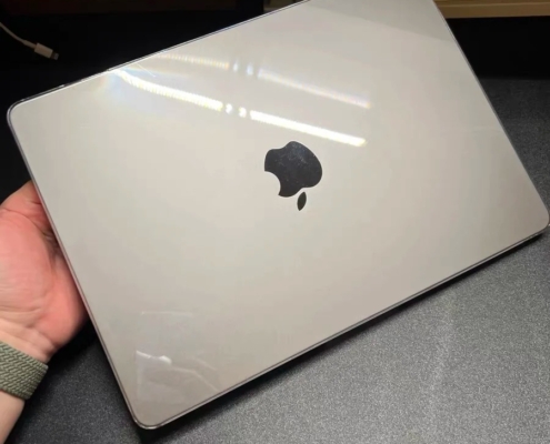 Laptop shell design: Finding a balance between firmness and portability Laptop shell design: Finding a balance between firmness and portability